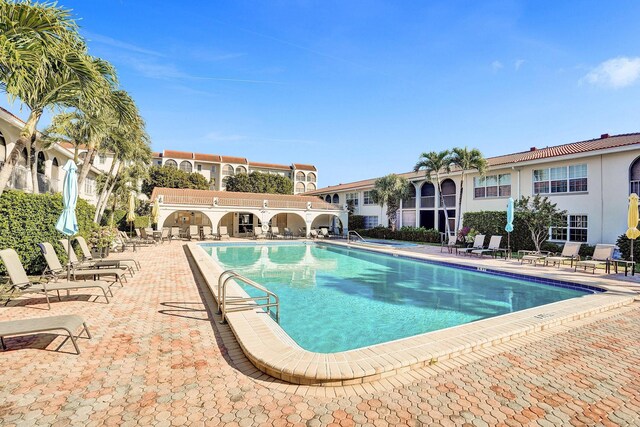 view of swimming pool