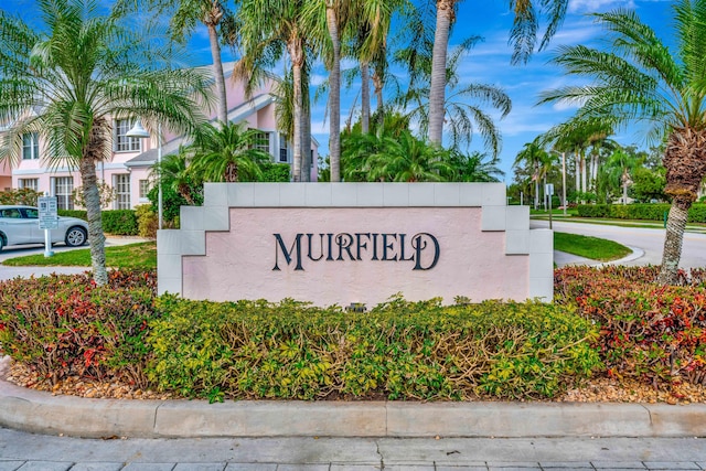 view of community / neighborhood sign