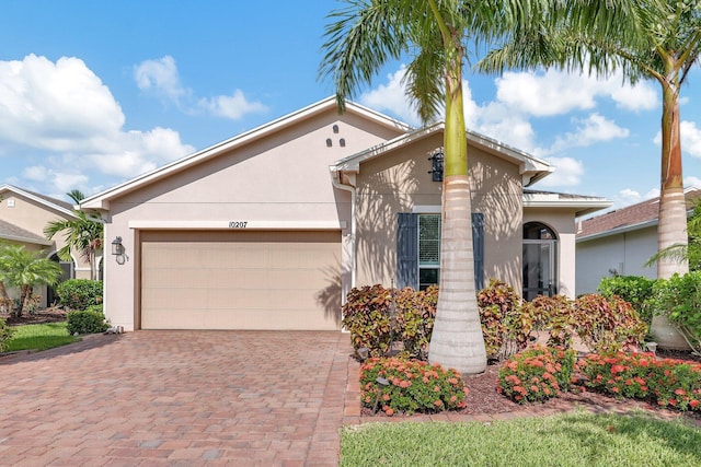 view of front facade with a garage