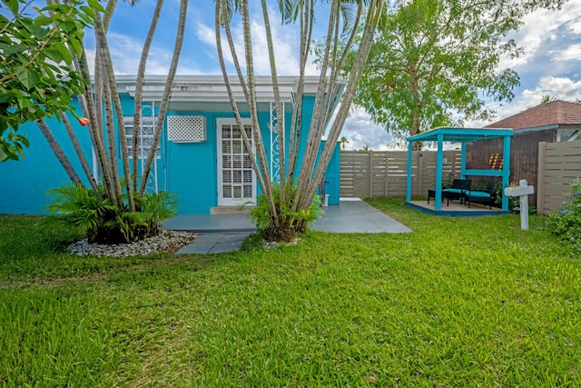 view of yard with a patio area