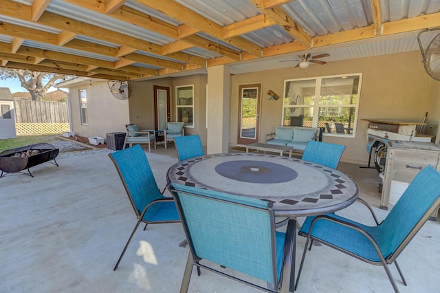 view of patio featuring ceiling fan and an outdoor hangout area