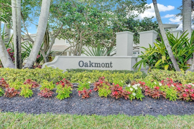 view of community / neighborhood sign