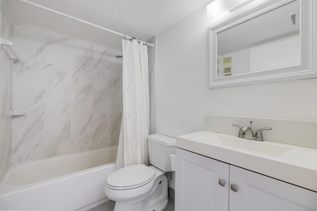 full bathroom with shower / bath combination with curtain, vanity, and toilet