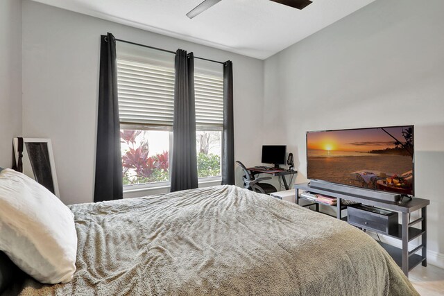 bedroom featuring ceiling fan