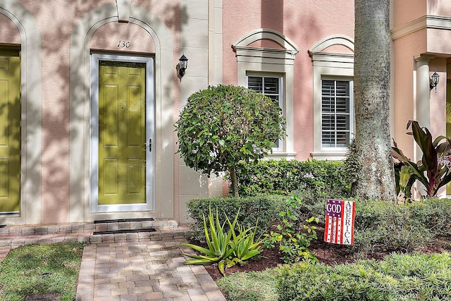 view of property entrance