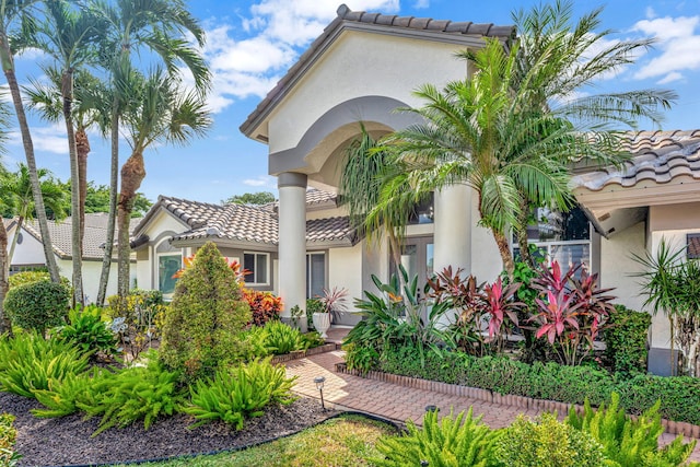 view of mediterranean / spanish-style house