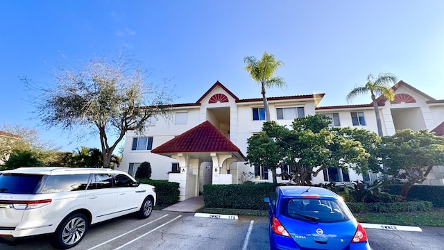 view of front facade