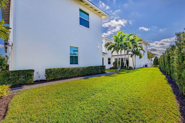 exterior space featuring a lawn