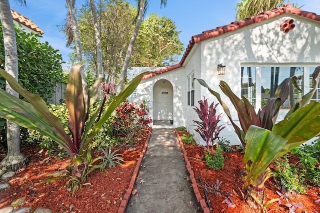 view of mediterranean / spanish-style home