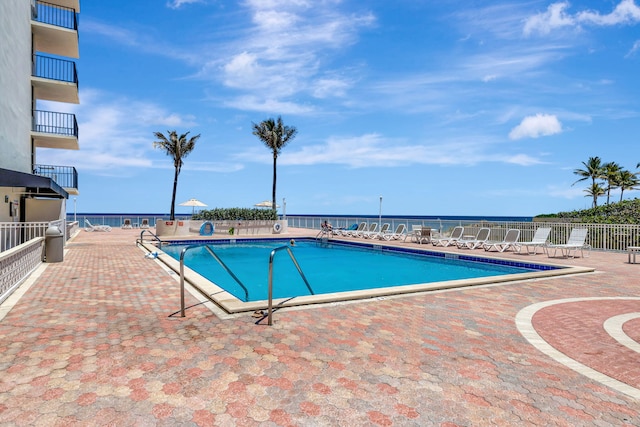 3456 S Ocean Blvd Unit 2060, Palm Beach, FL 33480 - community pool with a patio area