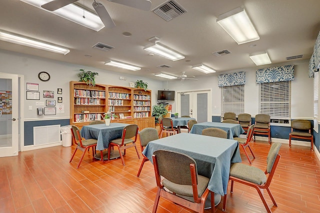 dining area featuring visible vents and ceiling fan