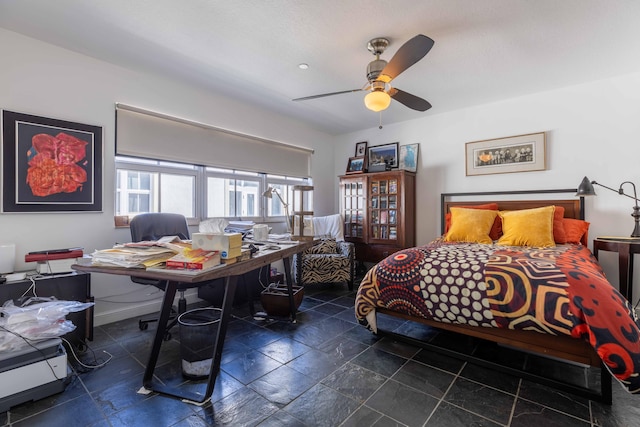 bedroom with ceiling fan