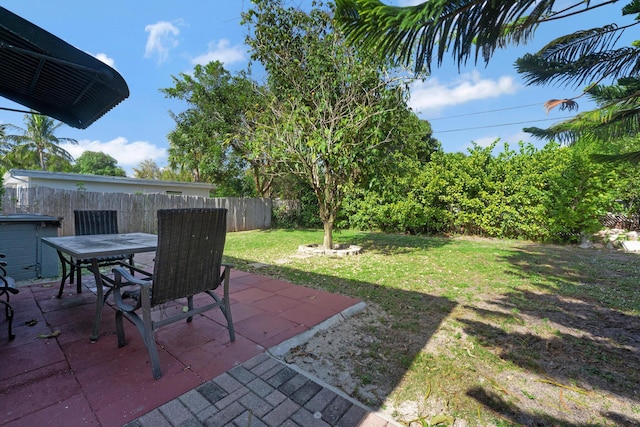 view of yard with a patio