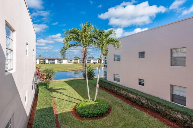 view of yard featuring a water view