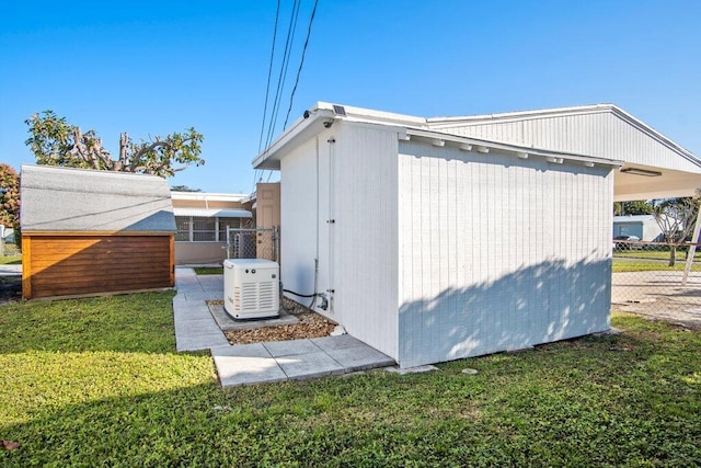 exterior space featuring a yard