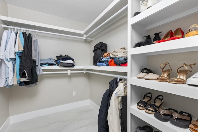 view of spacious closet