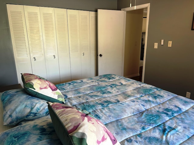 bedroom featuring a closet