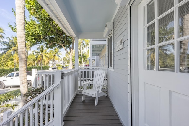 balcony featuring covered porch