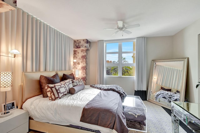 bedroom featuring ceiling fan