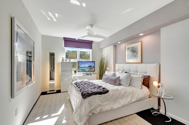 bedroom with ceiling fan