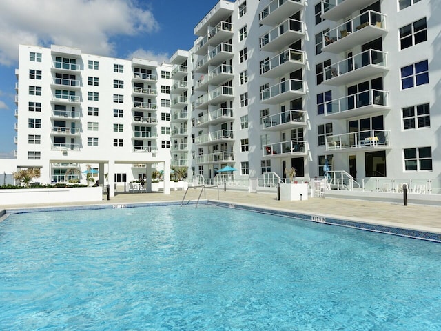 view of swimming pool