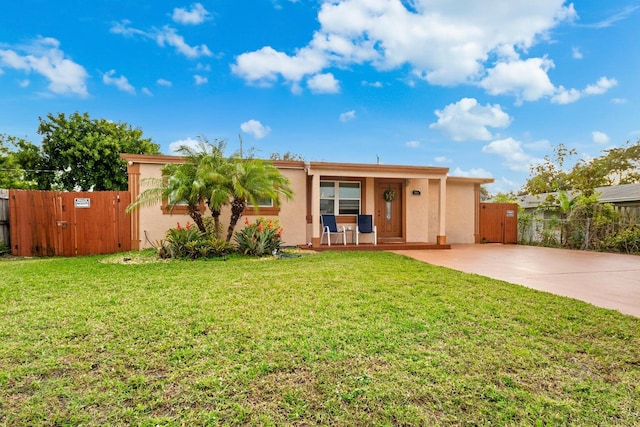 view of front of house with a front lawn