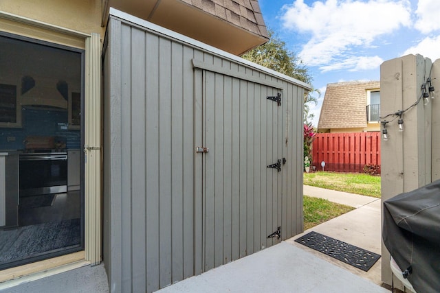 view of outbuilding