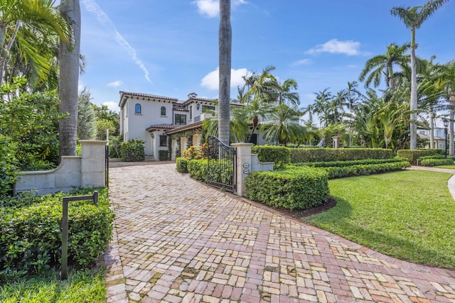 view of front of house with a front yard