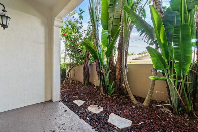 3016 Waterside Cir, Boynton Beach, FL 33435 - view of yard with fence