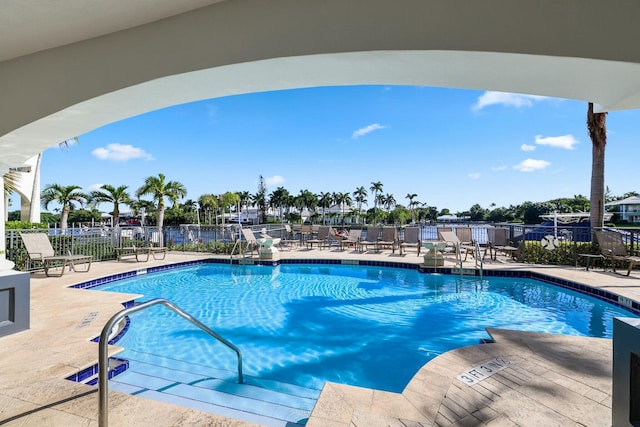 3016 Waterside Cir, Boynton Beach, FL 33435 - community pool featuring fence and a patio area