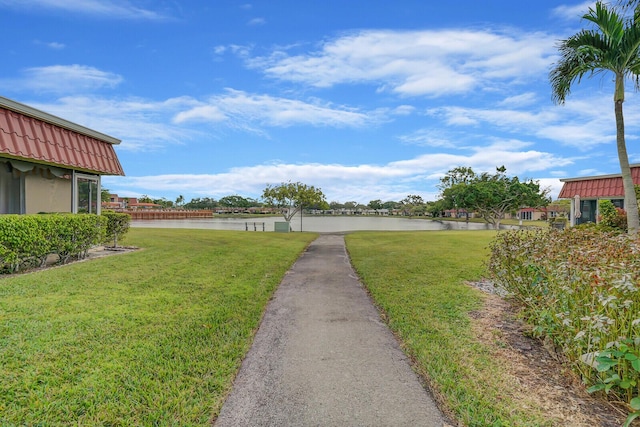 view of yard featuring a water view