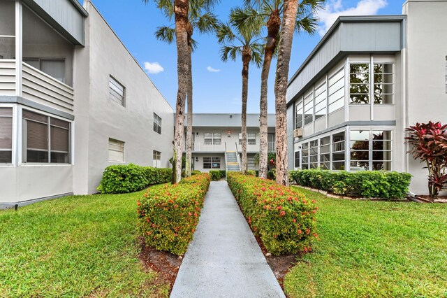 336 Piedmont Unit G, Delray Beach, FL 33484 - view of home's community with a lawn