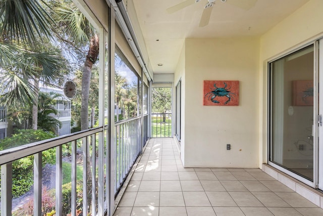 balcony featuring ceiling fan