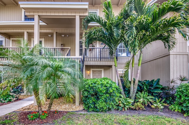 18460 SE Wood Haven Ln Unit D, Jupiter, FL 33469 - doorway to property with a balcony