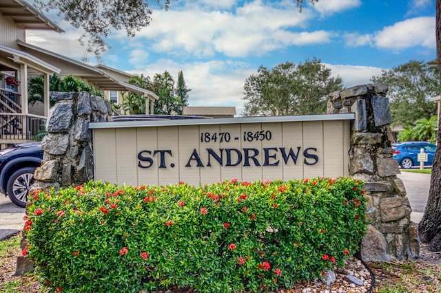 view of community / neighborhood sign