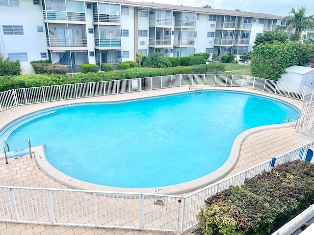 view of swimming pool