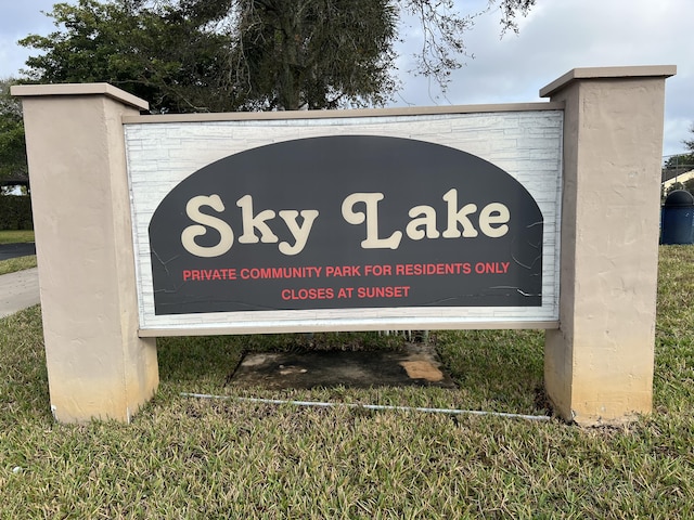 view of community / neighborhood sign