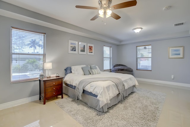 bedroom with ceiling fan