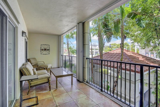 view of sunroom / solarium