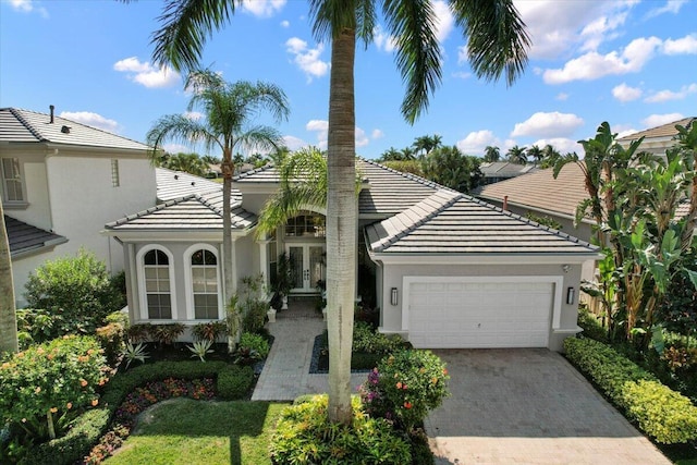 view of front facade featuring a garage