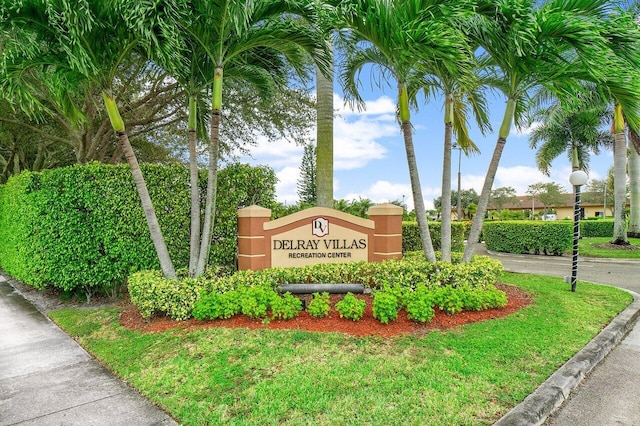 view of community / neighborhood sign