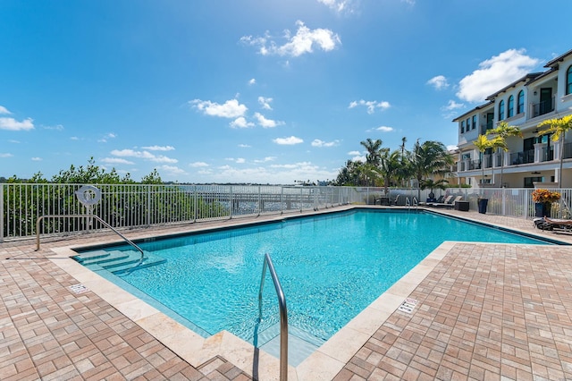 view of swimming pool