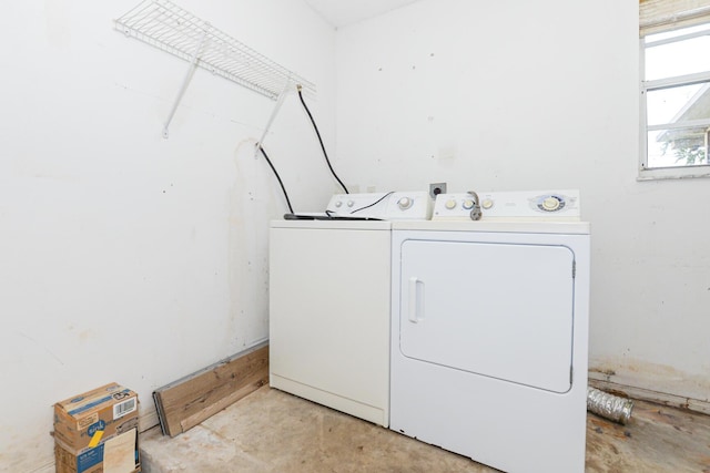 laundry area featuring washer and clothes dryer