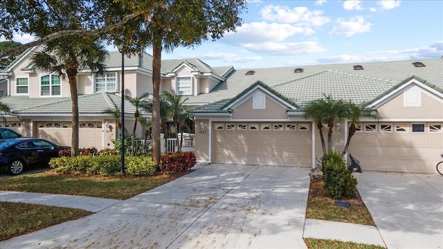 view of front facade featuring a garage