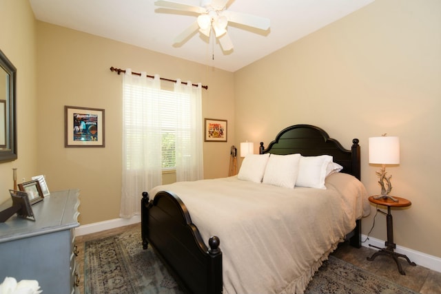 bedroom with ceiling fan