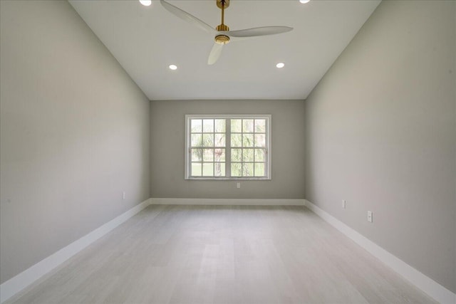 empty room with ceiling fan