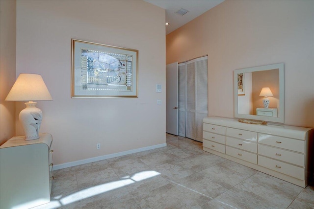 bedroom with a closet