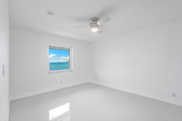 unfurnished room featuring ceiling fan