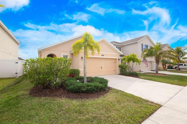 view of front of property featuring a front yard