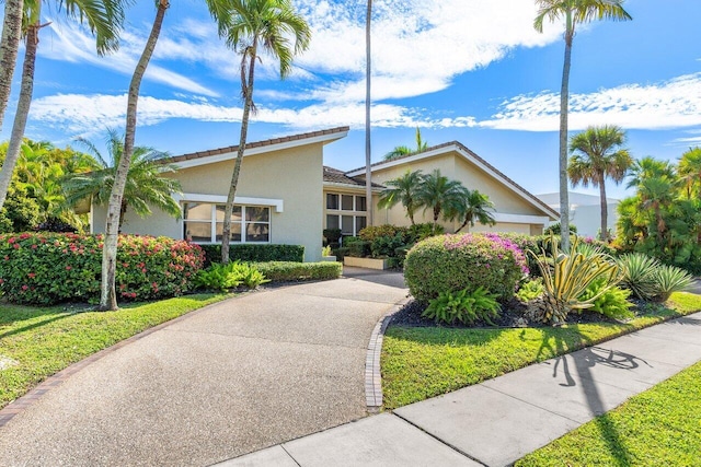 view of front of property with a front yard